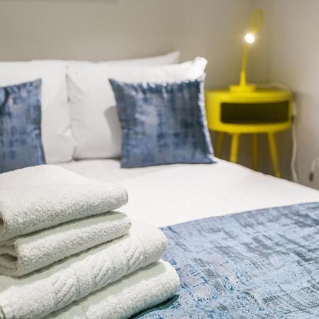 Spacious 1 Bedroom Flat Лондон Экстерьер фото